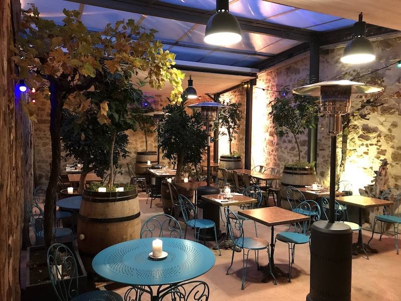 Réservation dans un bar restaurant avec concert pour repas de groupe bordeaux quartier Saint Michel